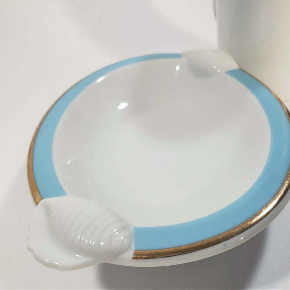 Vintage Ben Rickert Porcelain Dish
No chips or cracks- elegant accent piece